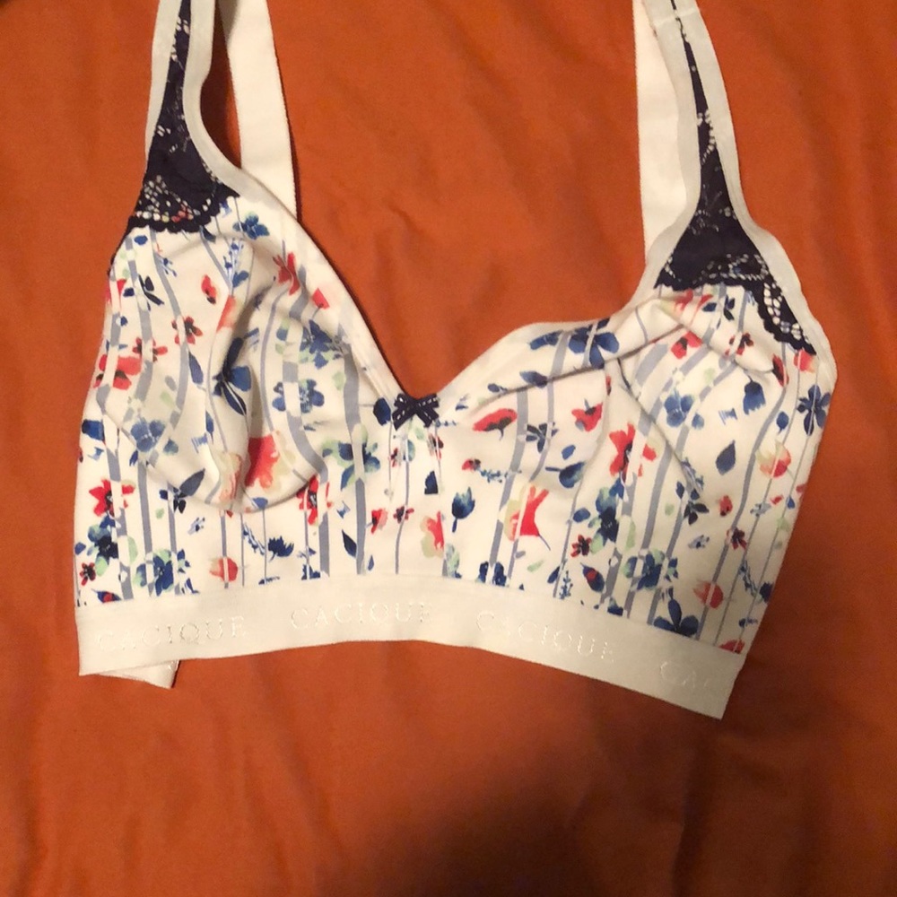 Cacique bra brand new without tags